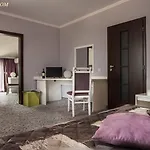 Enira Отель 4*