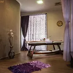 Отель Enira