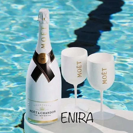 호텔 Enira 4*