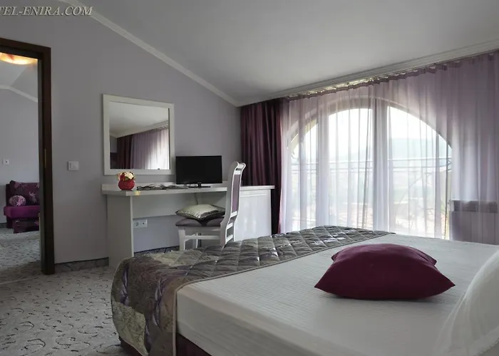 Hotel Enira